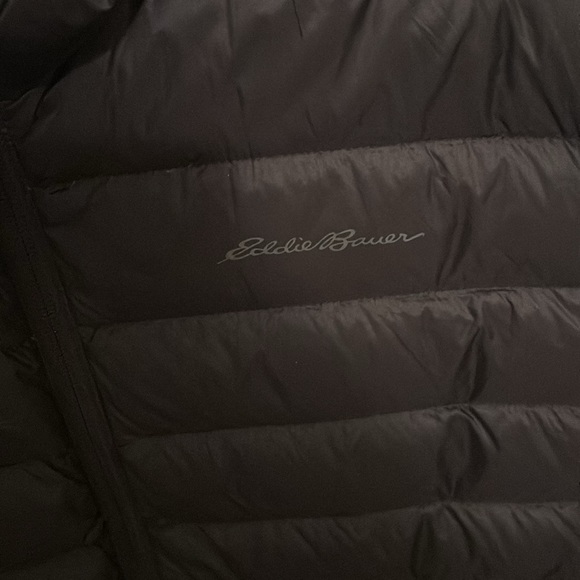Black Eddie Bauer Men’s Vest - Picture 3 of 6